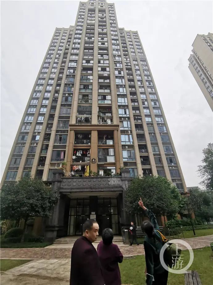 痛!一个2岁一个5岁!俩幼童从15楼坠亡,爸爸就在家(图5) 痛!一个2岁一个5岁!俩幼童从15楼坠亡,爸爸就在家(图5)
